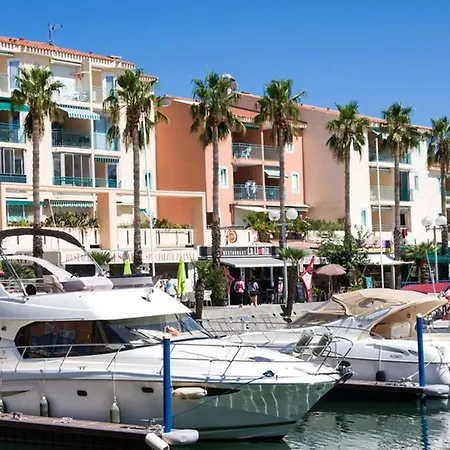 T2 Climatise Renove, Proche Et Commerces A Argeles-sur-mer, Avec Balcon Et Parking Prive - Fr-1-732-68 Appartement