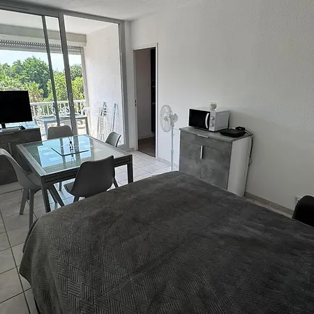 Renove Climatise A 300m Avec Parking - Fr-1-732-68